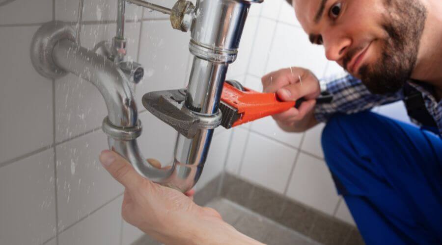 Professional same day plumber services in Mooreland, IN